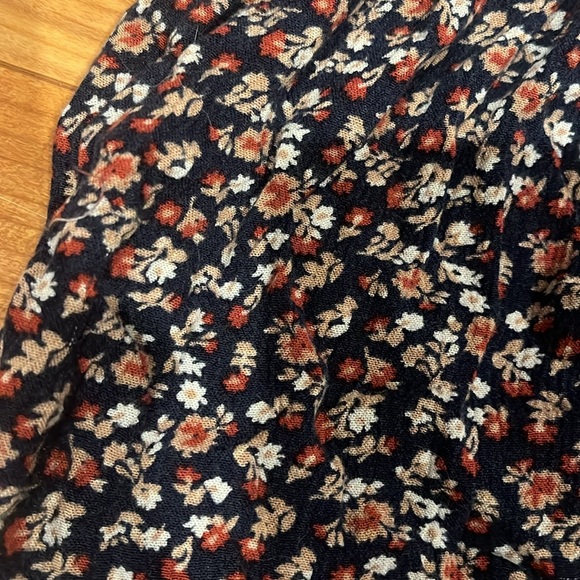 3/$20 Hollister XXS Navy shorts with rust/red white tan flowers. - Picture 2 of 5